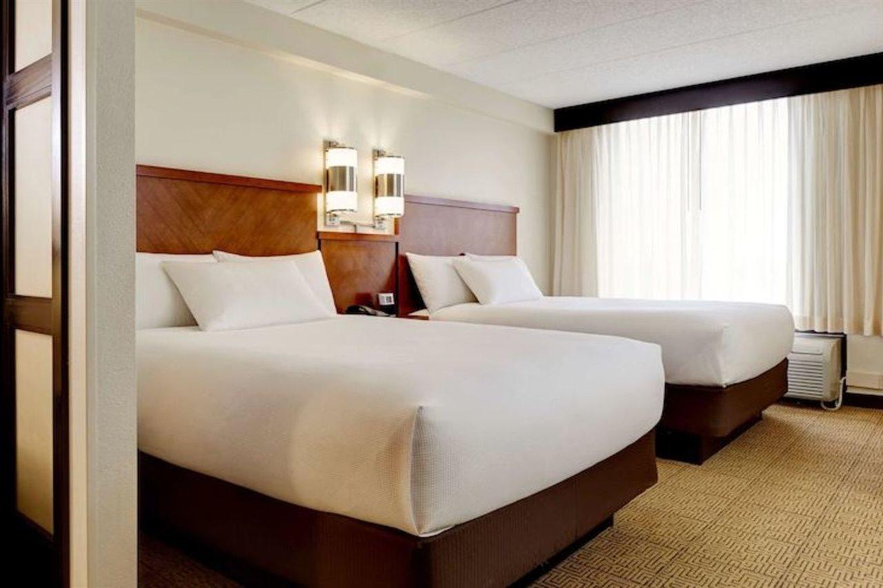 Hyatt Place Detroit/יוטיקה מראה חיצוני תמונה