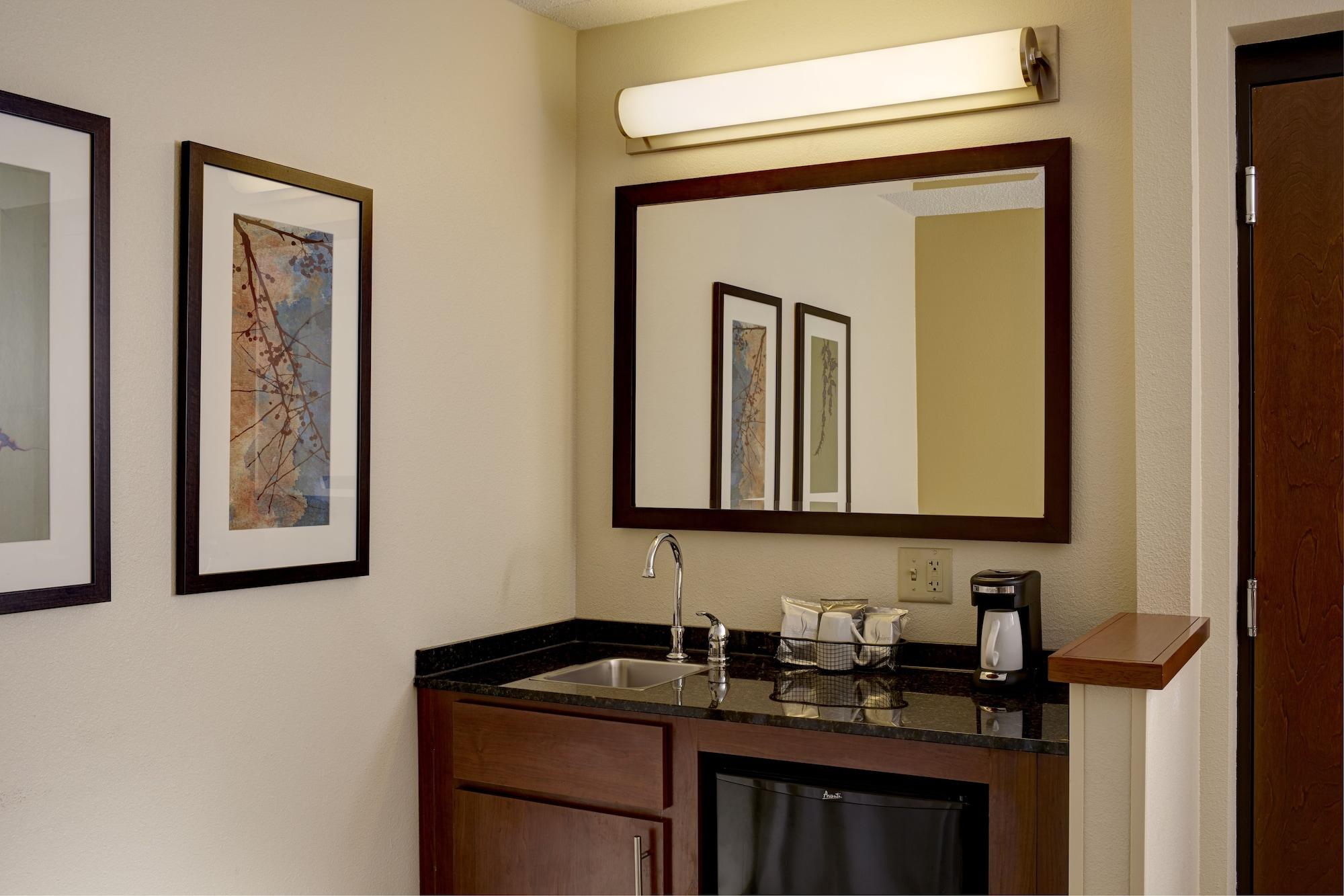 Hyatt Place Detroit/יוטיקה מראה חיצוני תמונה