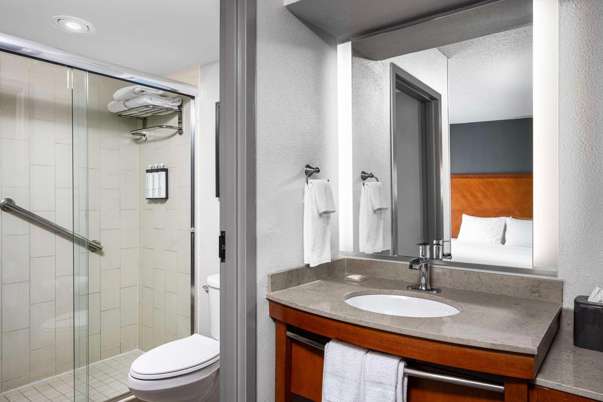 Hyatt Place Detroit/יוטיקה מראה חיצוני תמונה