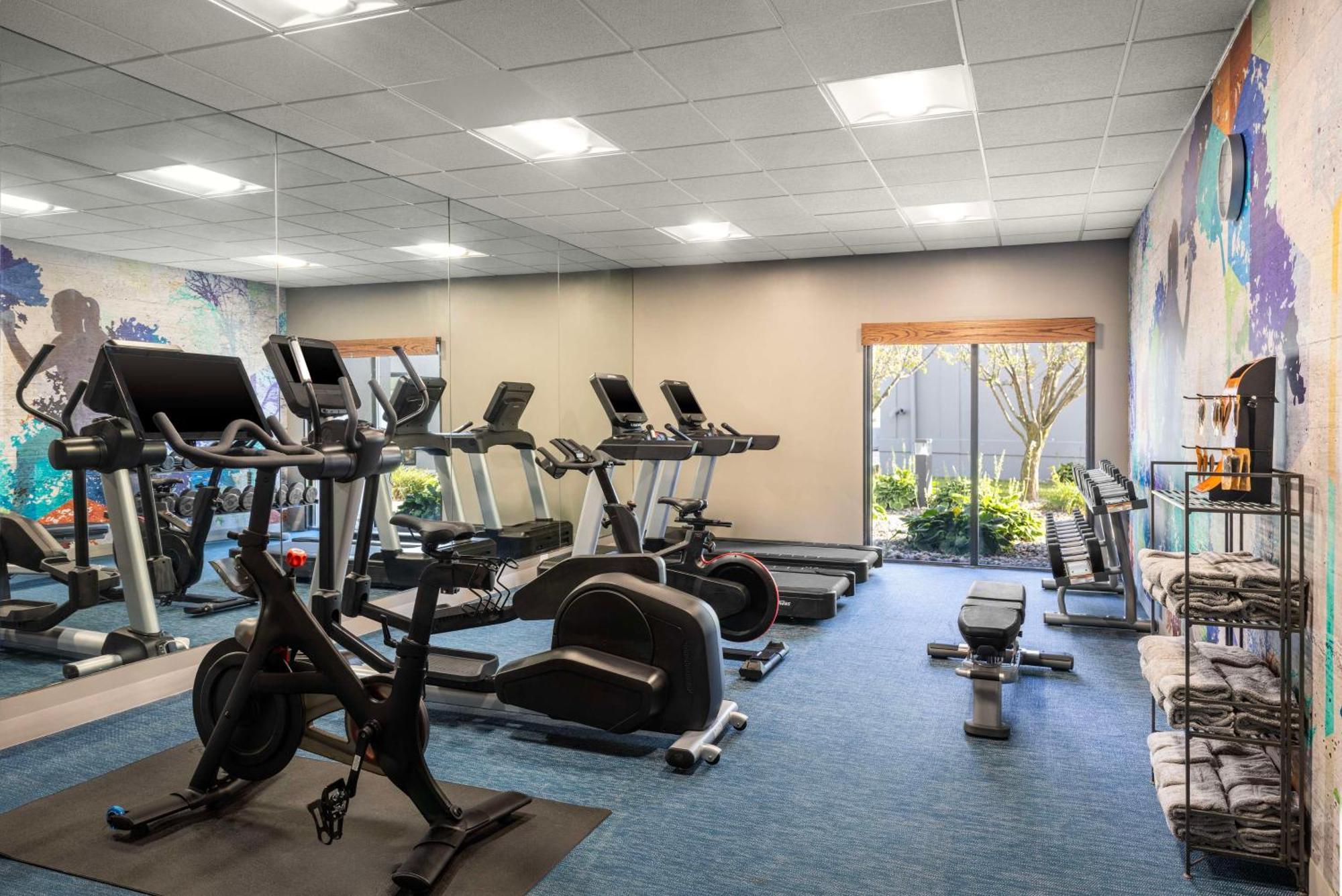 Hyatt Place Detroit/יוטיקה מראה חיצוני תמונה