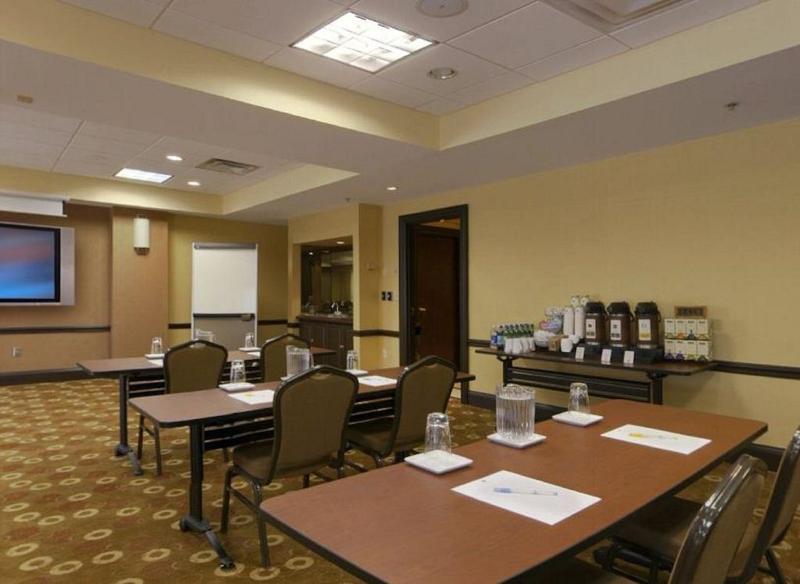 Hyatt Place Detroit/יוטיקה מראה חיצוני תמונה